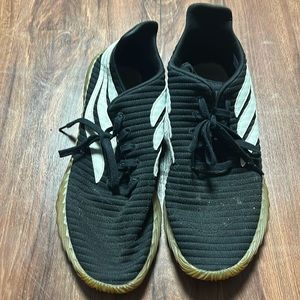 Men’s anseakers worned